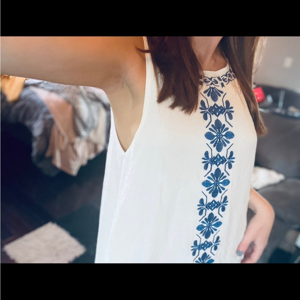 Dress - Picture 5 of 11
